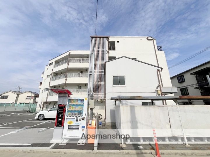 大栄マンションの外観