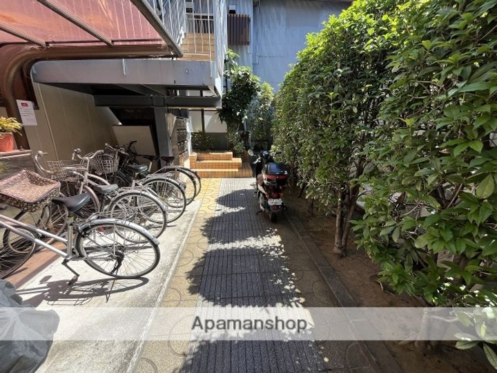 大阪府堺市西区鳳東町3丁の賃貸マンションの外観