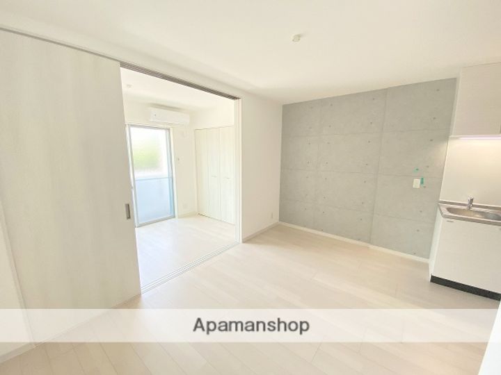 大阪府堺市堺区香ヶ丘町4丁の賃貸アパートの居間