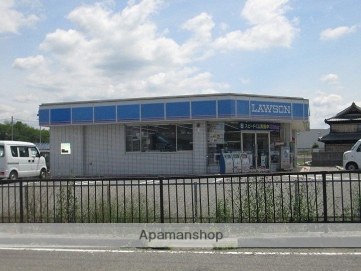 ラフィネドミール405の周辺