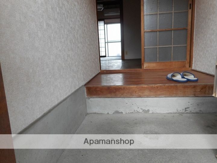 桃山荘3の玄関