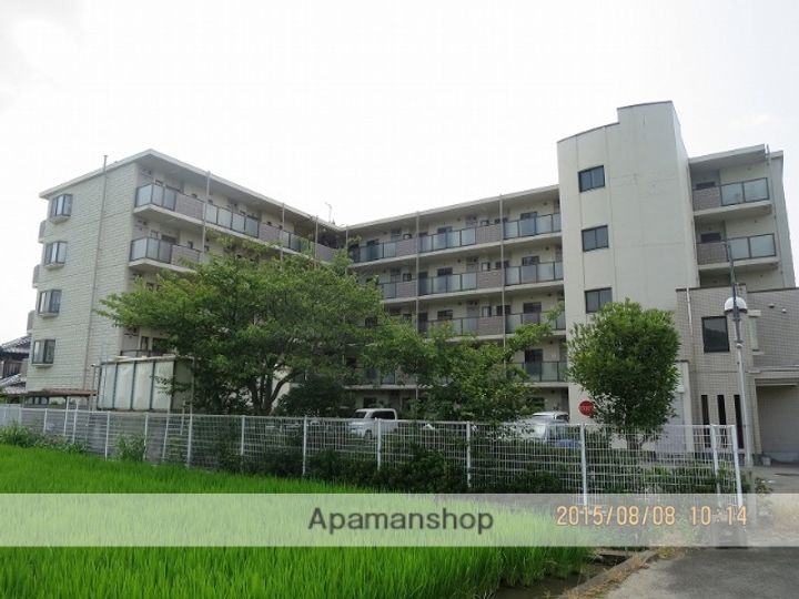 シャルル岩出206の外観