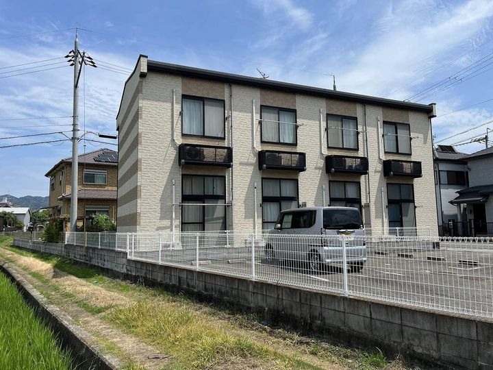 レオパレス一里松101の外観