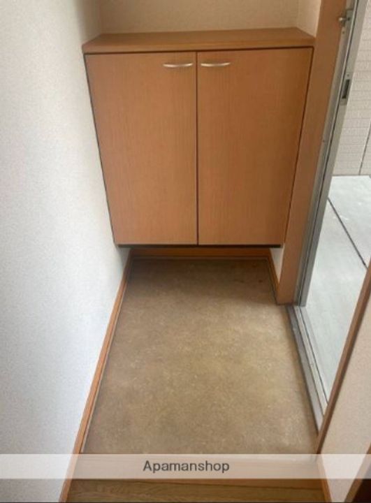 カルム・ロジュマンA棟の玄関