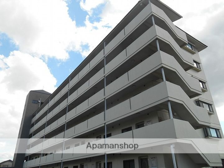 VIASACRA岩出の外観