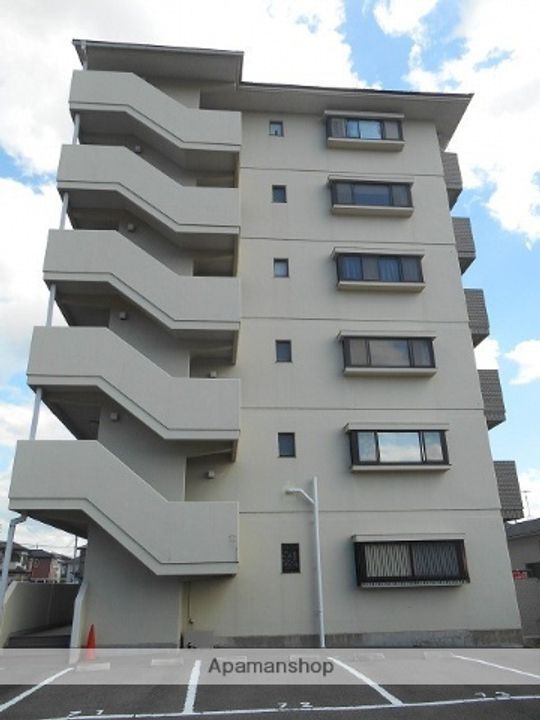 VIASACRA岩出の外観