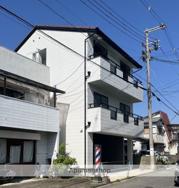 大新ビル2Fの外観