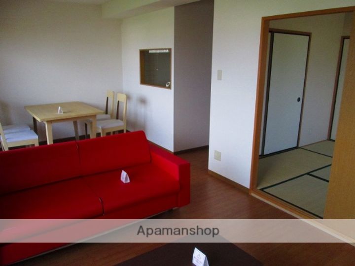 ラフィネドミール405の居間