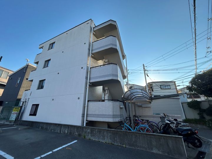 大阪府寝屋川市大利町の賃貸マンション201の外観
