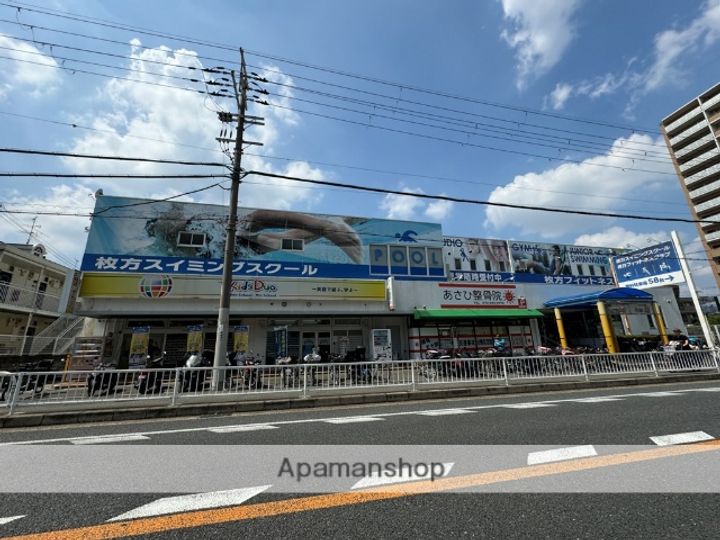 メルベーユの周辺