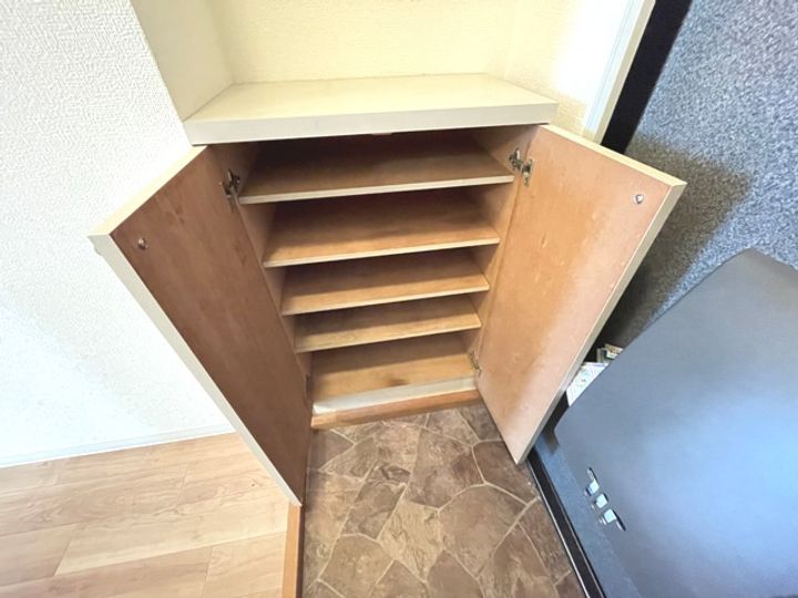 ハイツアシーネの玄関