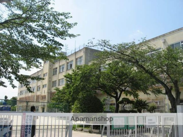 ビアンヌール芥川203の周辺
