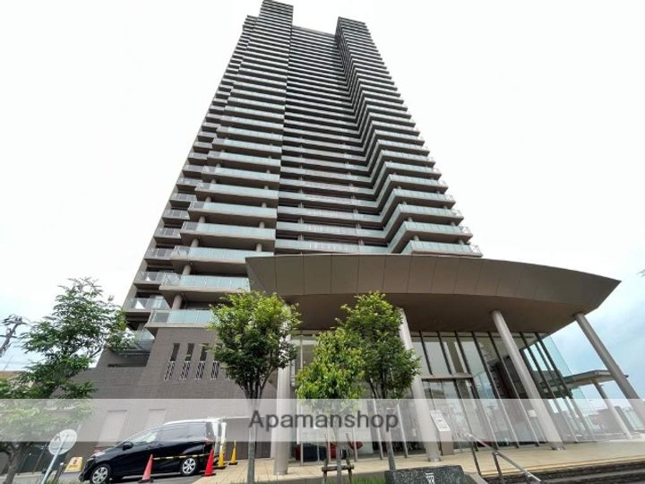 THE KOURIEN TOWERの外観