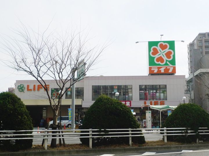 K.H.Eの周辺