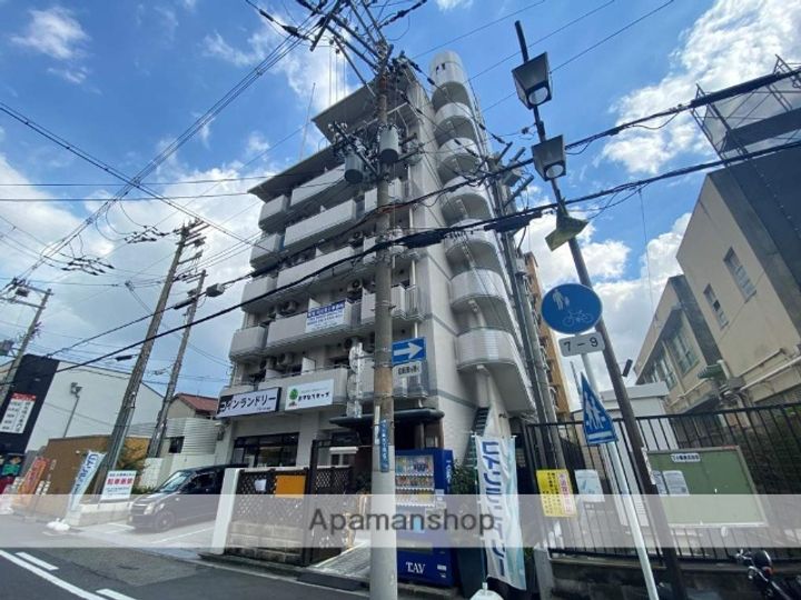 栄ハイツ八戸ノ里の外観