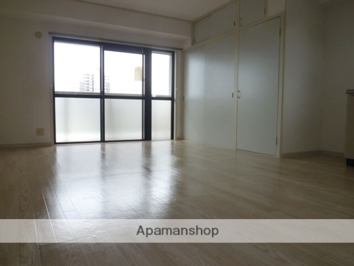 メゾンサーバンの居間