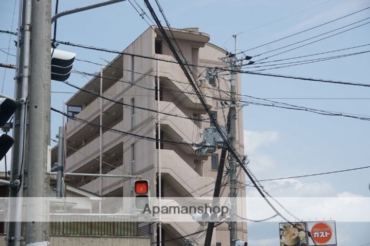 大阪府高槻市富田町5丁目の賃貸マンションの外観