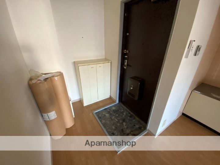 ラ・フォーレ諏訪の玄関