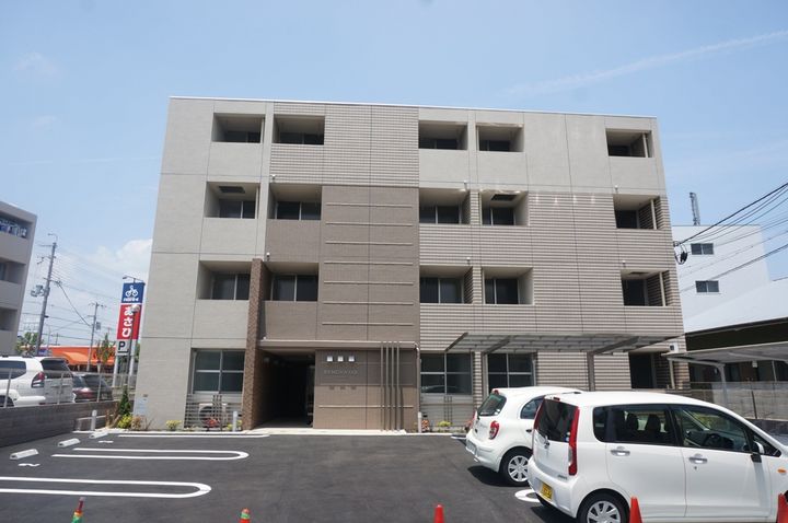 レノヴァティオ102の外観