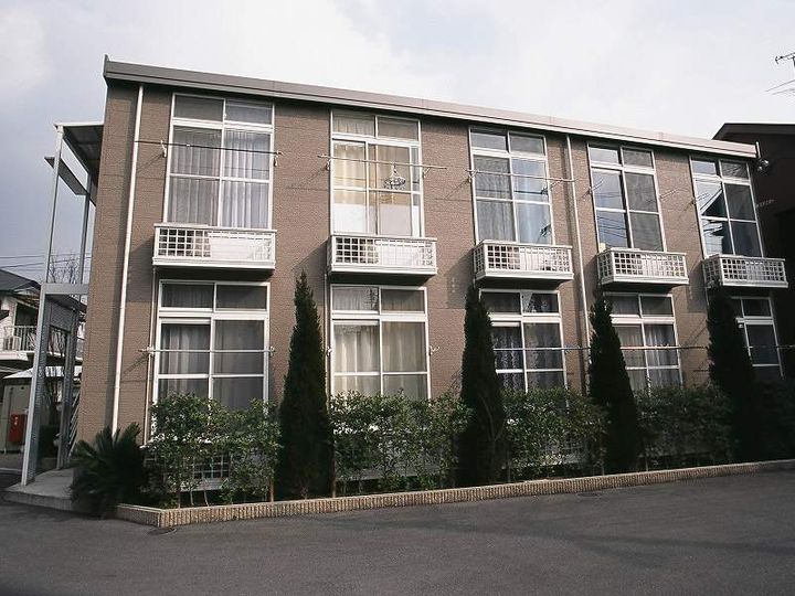 レオパレス春日の外観