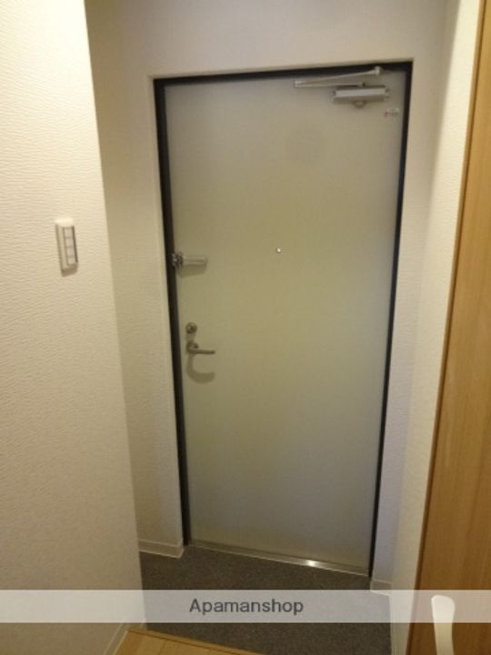 大阪府守口市金下町2丁目の賃貸マンションの玄関