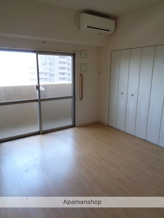 大阪府枚方市伊加賀北町の賃貸マンションの居間