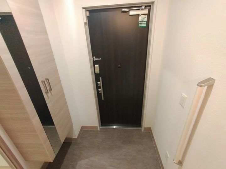 D-residence高槻市下田部Bの玄関