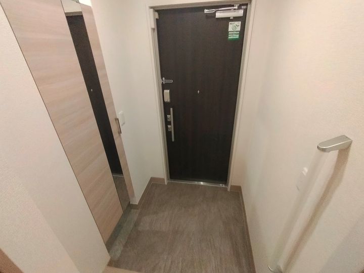 D-residence下田部A棟の玄関