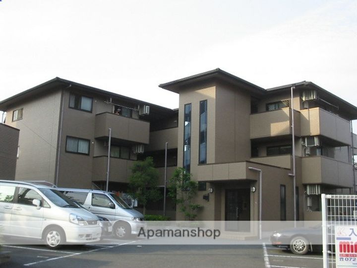 シャルム岡本303の外観