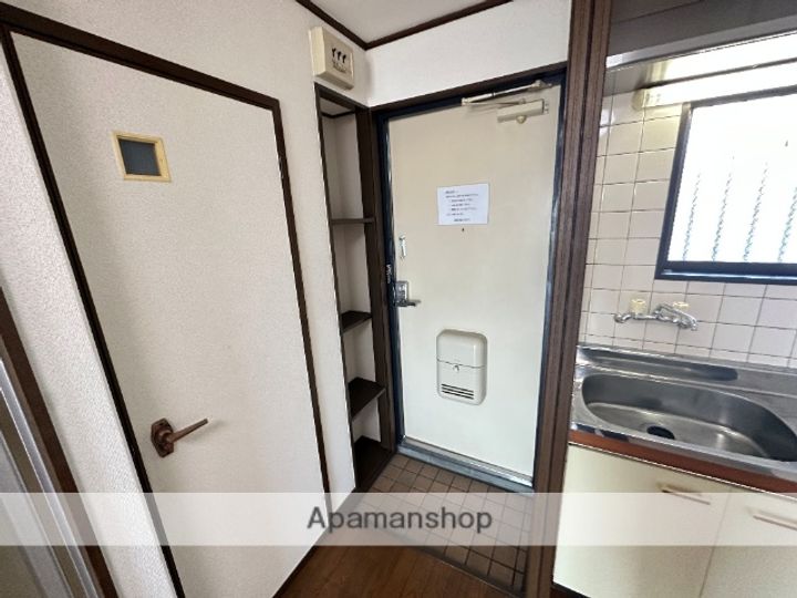 リバティー石切の玄関