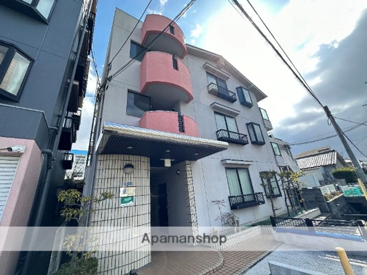 リバティー石切の外観
