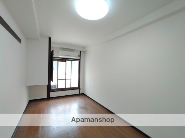 大阪府東大阪市小若江4丁目の賃貸マンションの内装