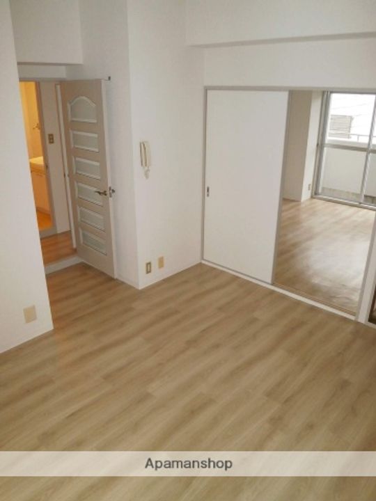 コートスミューの居間