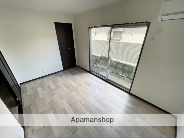 大阪府東大阪市金岡1丁目の賃貸アパートの居間