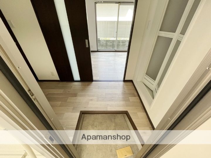 大阪府東大阪市金岡1丁目の賃貸アパートの玄関