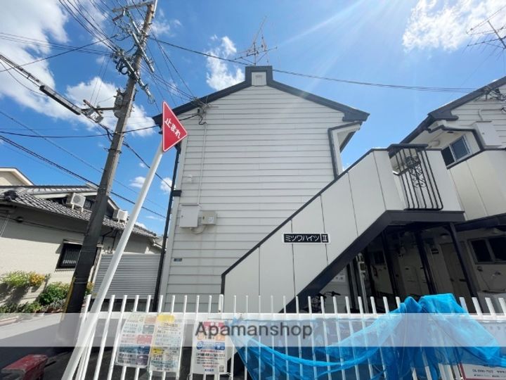 大阪府東大阪市金岡1丁目の賃貸アパートの外観