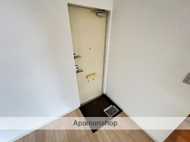 カーサ・フローラ102の玄関