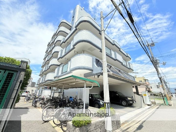 大阪府東大阪市西堤楠町3丁目の賃貸マンションの外観