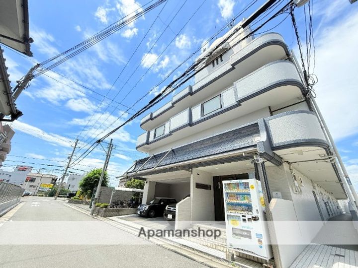 大阪府東大阪市西堤楠町3丁目の賃貸マンションの外観