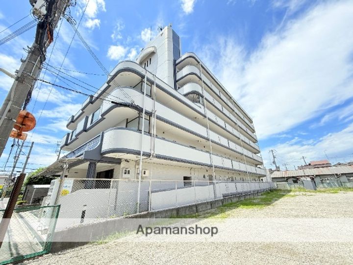 大阪府東大阪市西堤楠町3丁目の賃貸マンションの外観