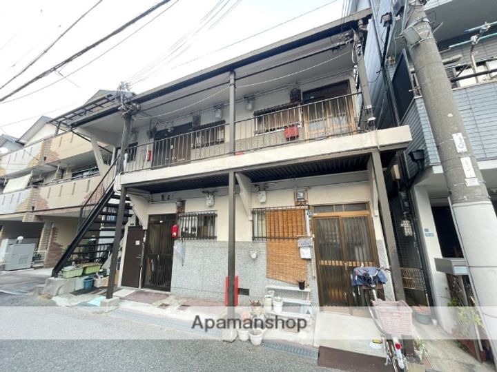 前西文化2F左の外観