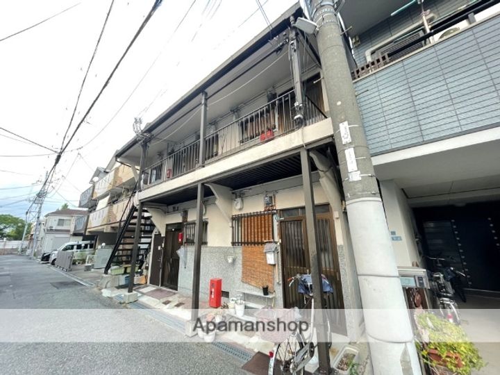 前西文化2F左の外観