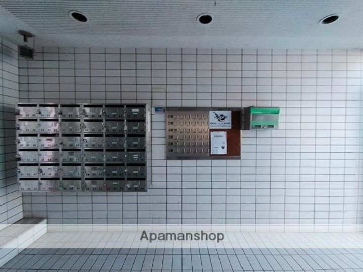 ルネ・アルマーニのその他画像