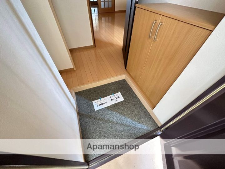 森内マンション206の玄関