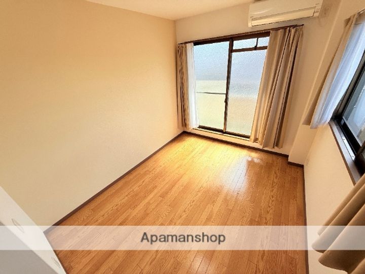 大阪府東大阪市三島1丁目の賃貸マンションの居間