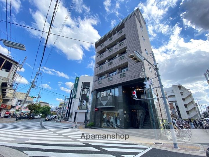 大阪府東大阪市小阪本町1丁目の賃貸マンションの外観
