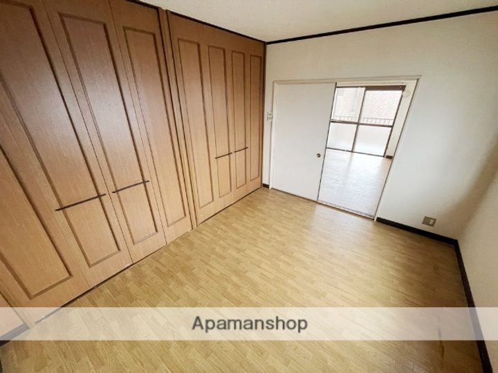 大阪府東大阪市金岡4丁目の賃貸マンションの内装