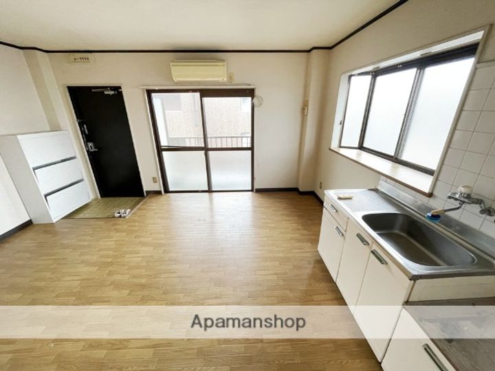 大阪府東大阪市金岡4丁目の賃貸マンションの内装