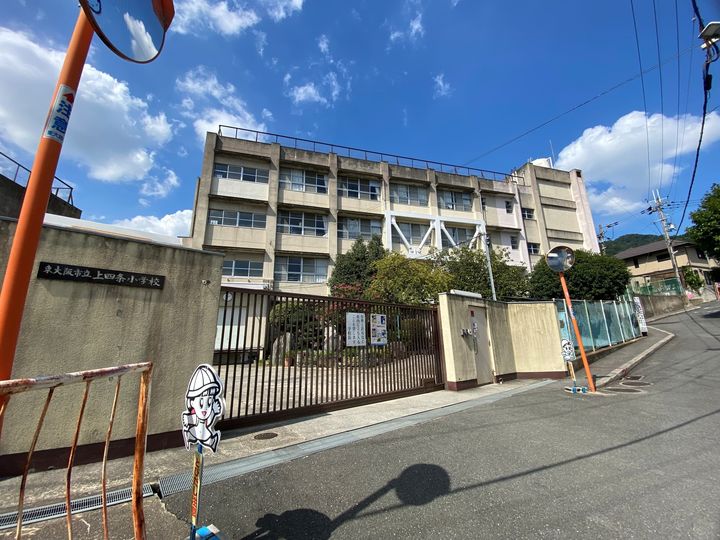 レオネクストウッドの周辺