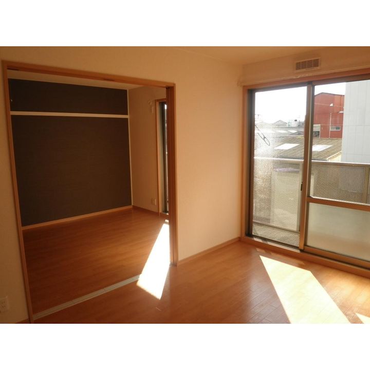 アルヴェアーレ Ⅱ205号室の居間